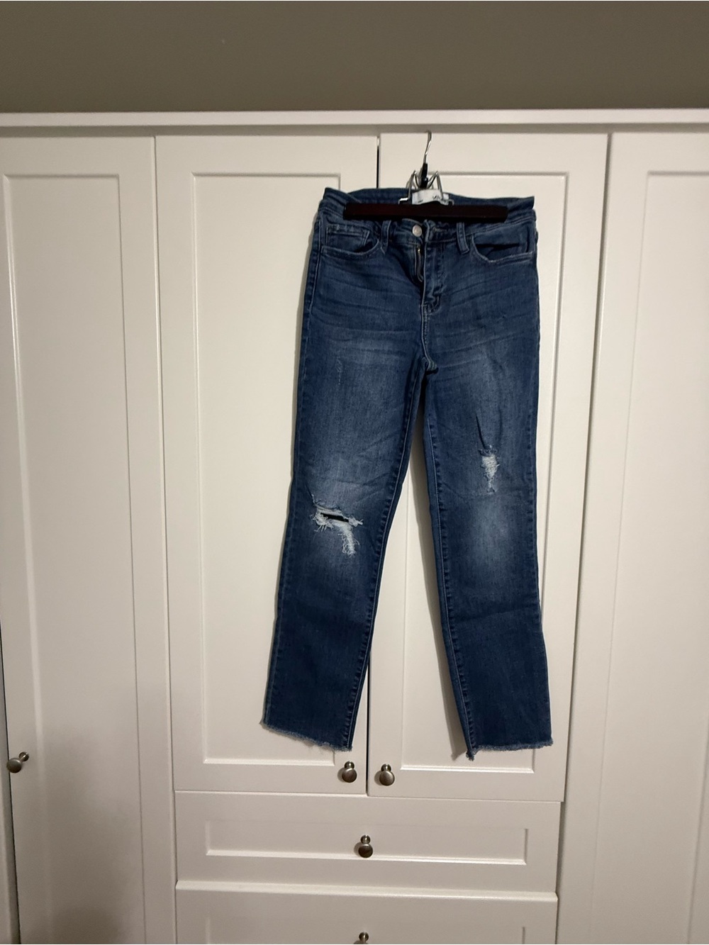 Mid-Rise Distressed Ankle Jeans in Dark Blue